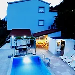 Valenta-klis Near Split, Heated Pool & View * Klis