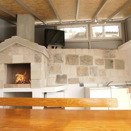 Valenta-klis Near Split, Heated Pool & View Klis