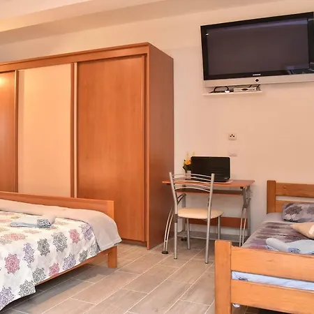 Valenta-klis Near Split, Heated Pool & View Klis
