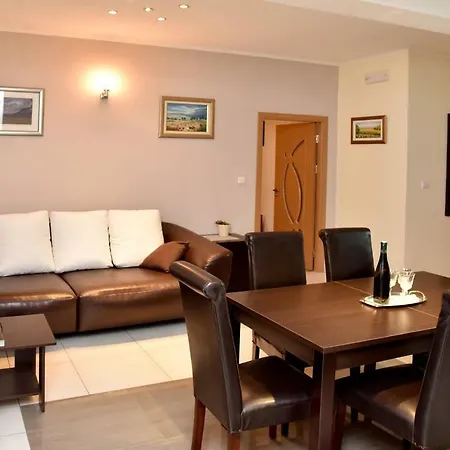 Valenta-klis Near Split, Heated Pool & View Apartmán *