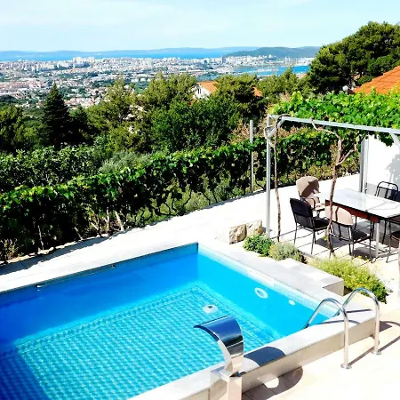 Valenta-klis Near Split, Heated Pool & View Klis