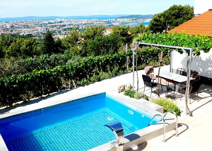 Valenta-klis Near Split, Heated Pool & View Klis