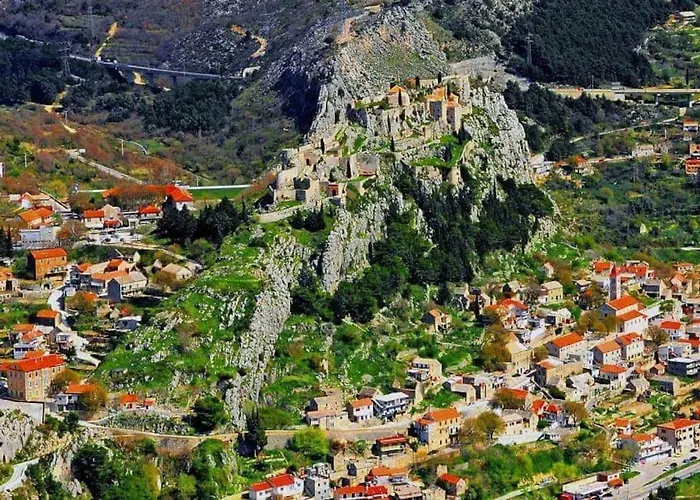 アパート Valenta-klis Near Split, Heated Pool & View Klis