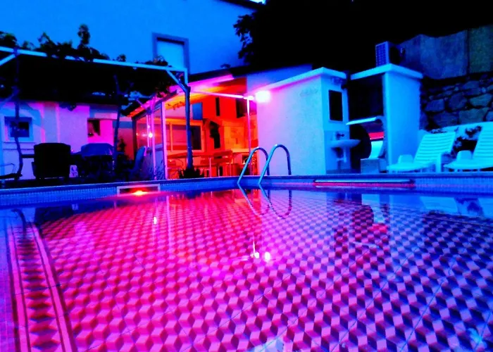 アパート Valenta-klis Near Split, Heated Pool & View *